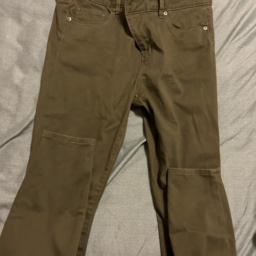 Ann Taylor Woman’s Khaki Chinos
